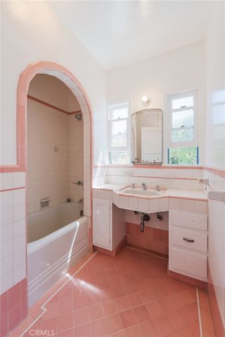 1964 Palmerston, Los Angeles, CA 90027