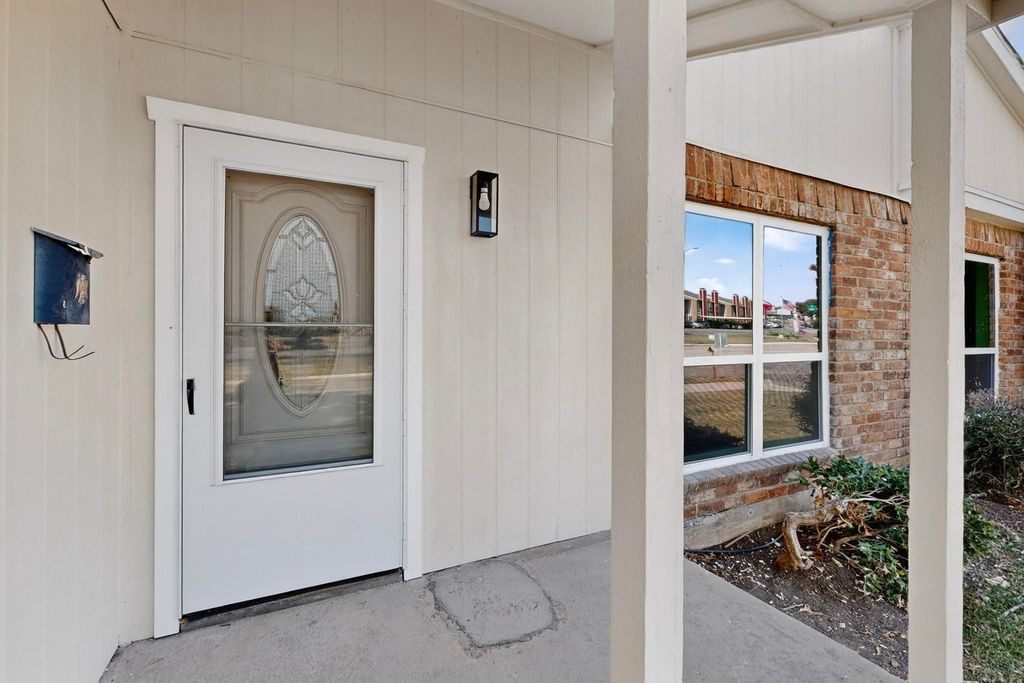8827 N Normandale Street, Fort Worth, TX 76116