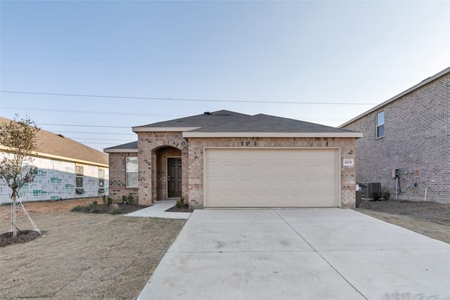 4509 Greenham Lane, Fort Worth, TX 76036