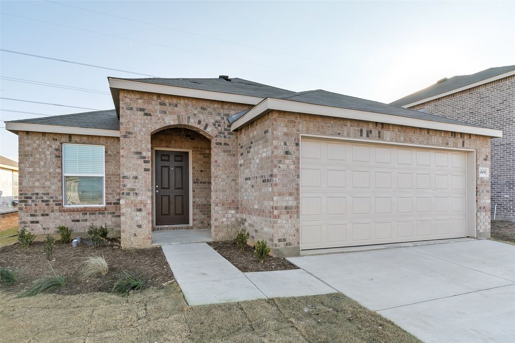 4509 Greenham Lane, Fort Worth, TX 76036