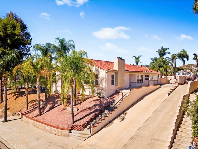 30310 Spray Drive, Canyon Lake, CA 92587