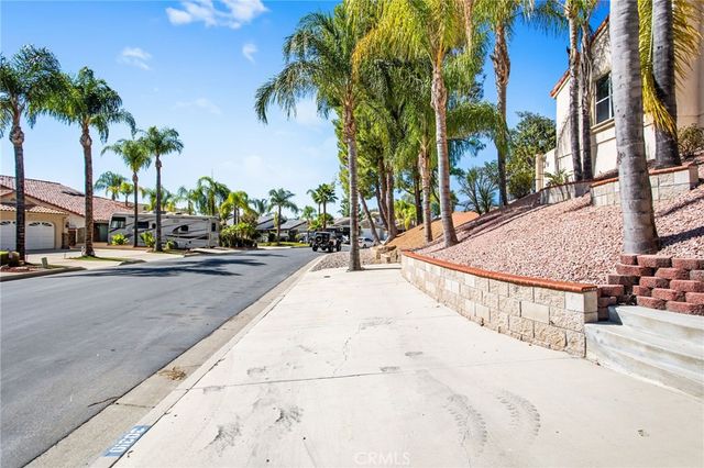 30310 Spray Drive, Canyon Lake, CA 92587