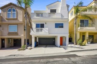 137 Lyndon Street, Hermosa Beach, CA 90254