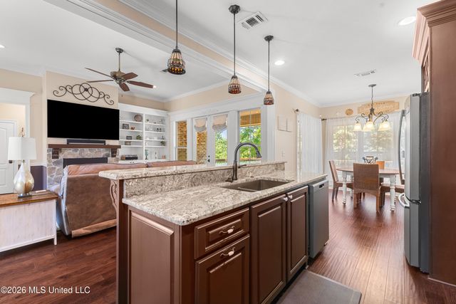 26 W Donnington Court, Hattiesburg, MS 39402