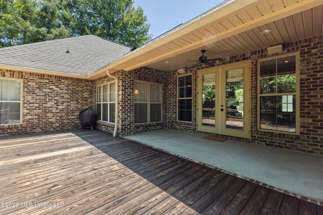 26 W Donnington Court, Hattiesburg, MS 39402