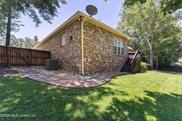 26 W Donnington Court, Hattiesburg, MS 39402