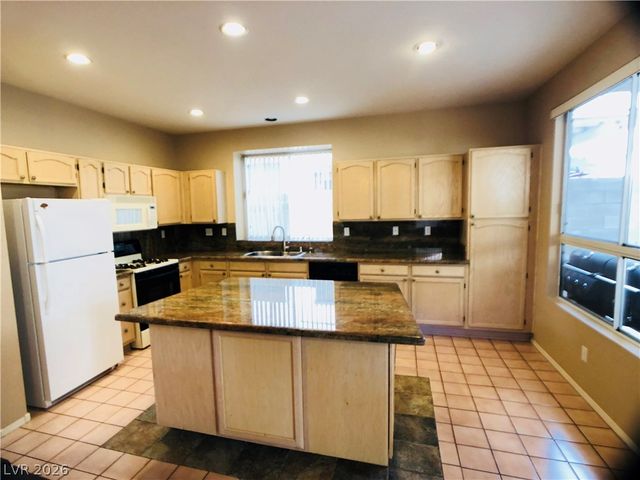 136 Villaggio Street, Henderson, NV 89074