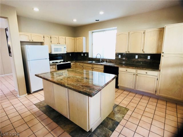136 Villaggio Street, Henderson, NV 89074