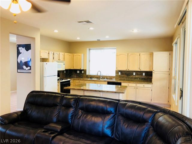 136 Villaggio Street, Henderson, NV 89074