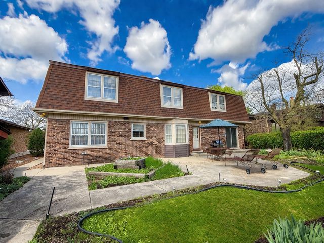 7751 Arcadia Street, Morton Grove, IL 60053