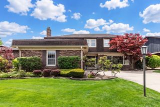 7751 Arcadia Street, Morton Grove, IL 60053
