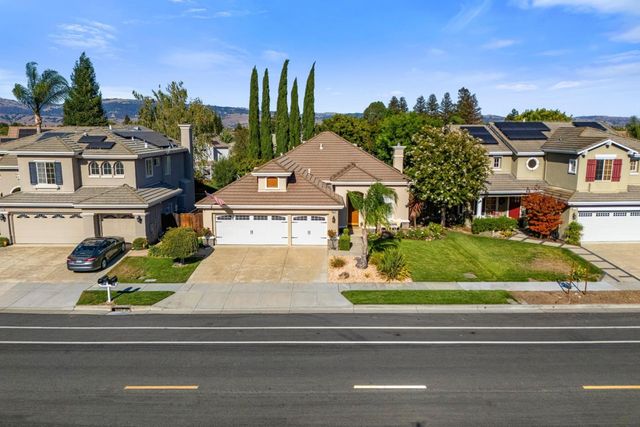 9520 Rancho Hills Drive, Gilroy, CA 95020