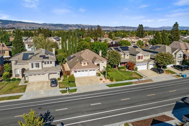 9520 Rancho Hills Drive, Gilroy, CA 95020