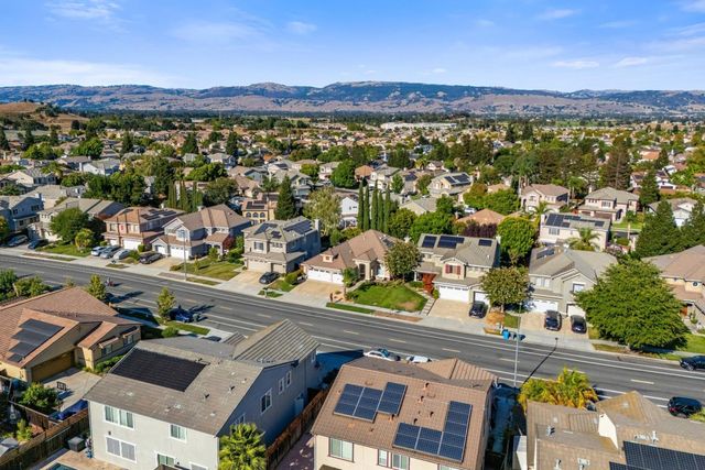 9520 Rancho Hills Drive, Gilroy, CA 95020