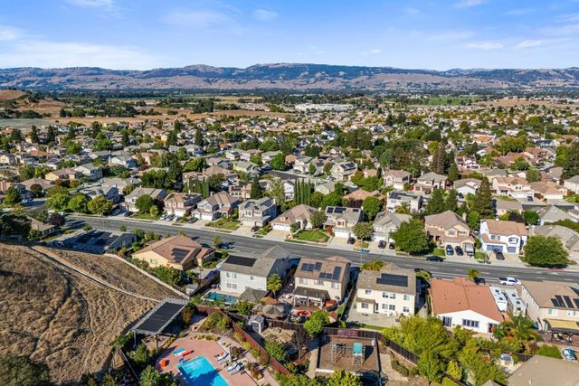 9520 Rancho Hills Drive, Gilroy, CA 95020
