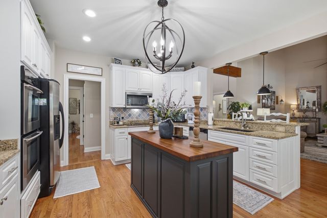 113 N Country Club Dr, Hendersonville, TN 37075