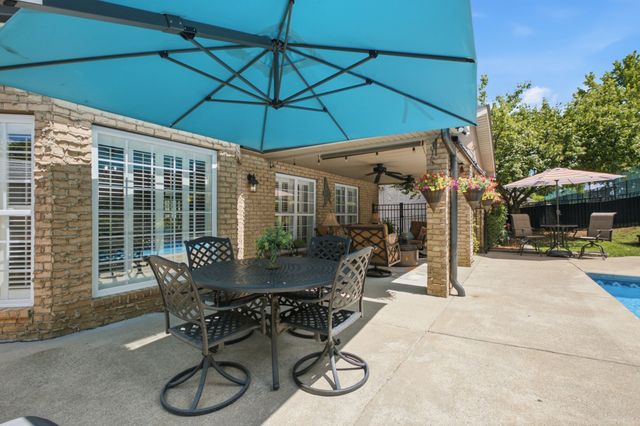 113 N Country Club Dr, Hendersonville, TN 37075
