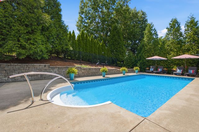 113 N Country Club Dr, Hendersonville, TN 37075
