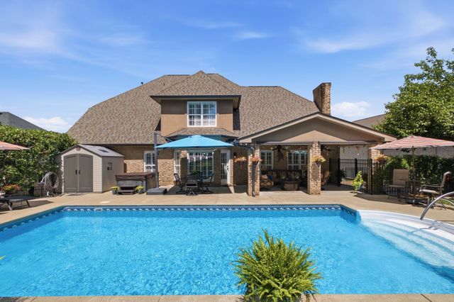 113 N Country Club Dr, Hendersonville, TN 37075