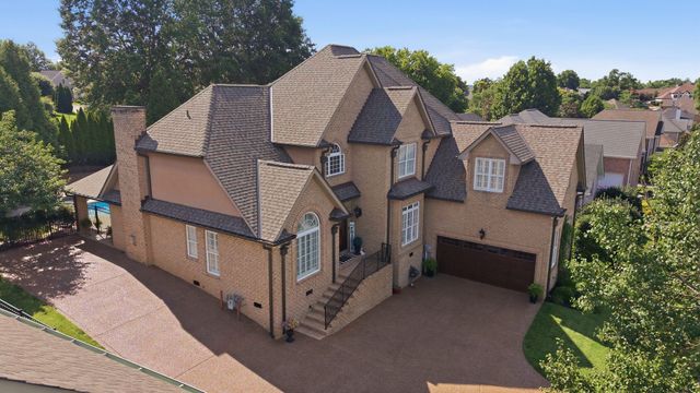 113 N Country Club Dr, Hendersonville, TN 37075