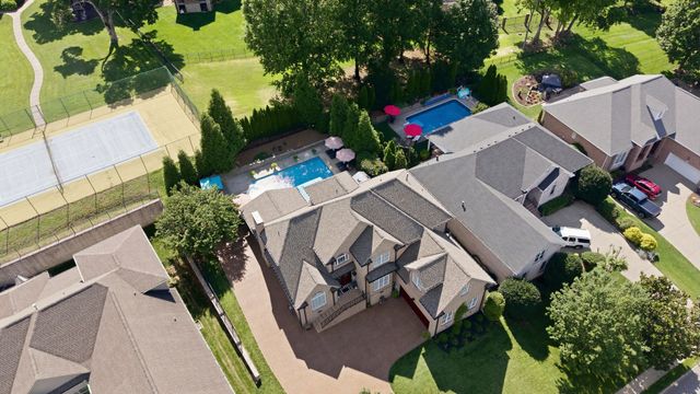 113 N Country Club Dr, Hendersonville, TN 37075