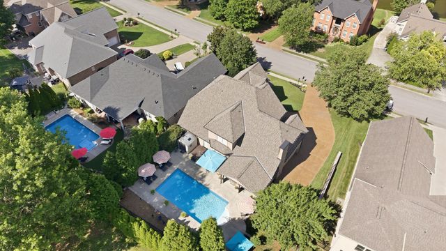 113 N Country Club Dr, Hendersonville, TN 37075
