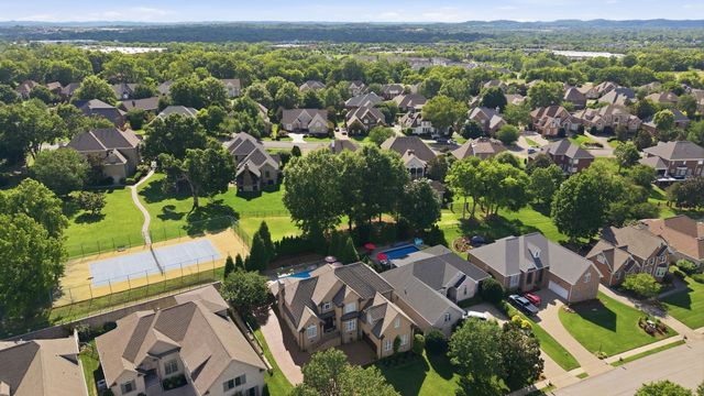 113 N Country Club Dr, Hendersonville, TN 37075