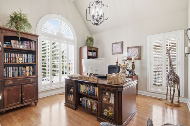 113 N Country Club Dr, Hendersonville, TN 37075