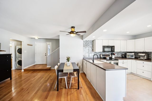 758 Chandler Road, Gurnee, IL 60031