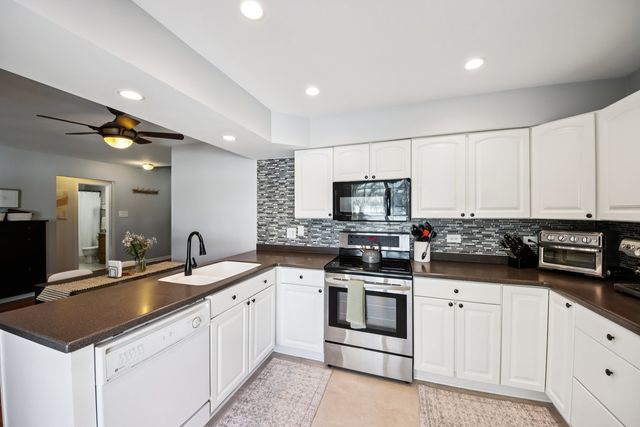 758 Chandler Road, Gurnee, IL 60031