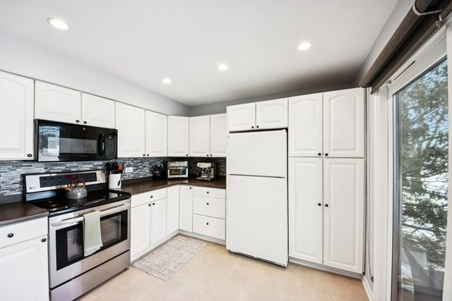 758 Chandler Road, Gurnee, IL 60031