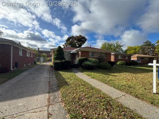 15241 Pearson Street, Oak Park, MI 48237