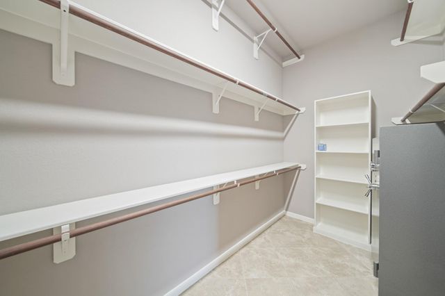 2417 E Tuschman, Pearland, TX 77581