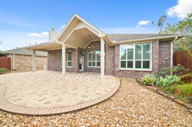 2417 E Tuschman, Pearland, TX 77581