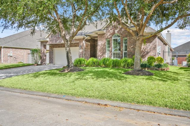 2417 E Tuschman, Pearland, TX 77581