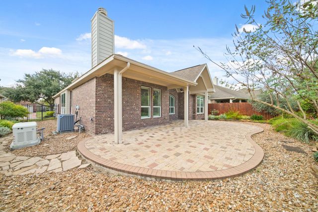 2417 E Tuschman, Pearland, TX 77581