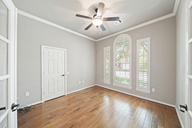 2417 E Tuschman, Pearland, TX 77581