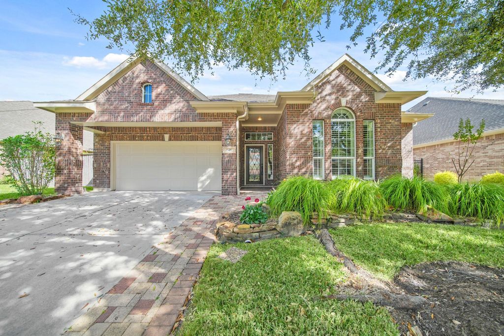 2417 E Tuschman, Pearland, TX 77581