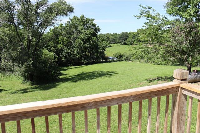17568 Kansas Avenue, Tonganoxie, KS 66086