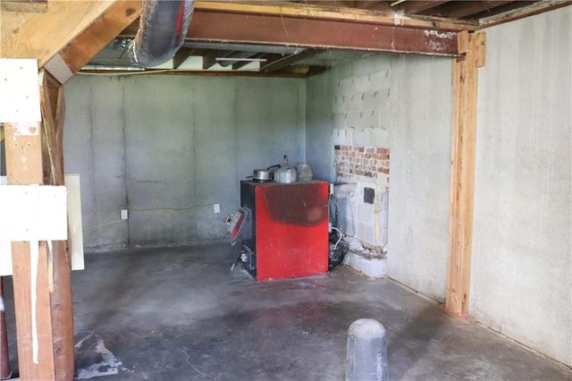 17568 Kansas Avenue, Tonganoxie, KS 66086