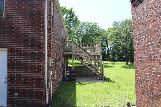 17568 Kansas Avenue, Tonganoxie, KS 66086