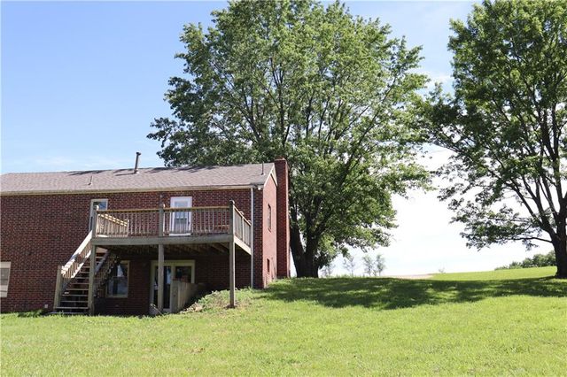 17568 Kansas Avenue, Tonganoxie, KS 66086