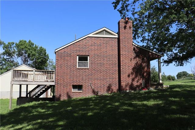 17568 Kansas Avenue, Tonganoxie, KS 66086