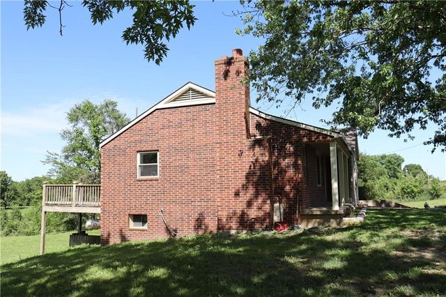 17568 Kansas Avenue, Tonganoxie, KS 66086