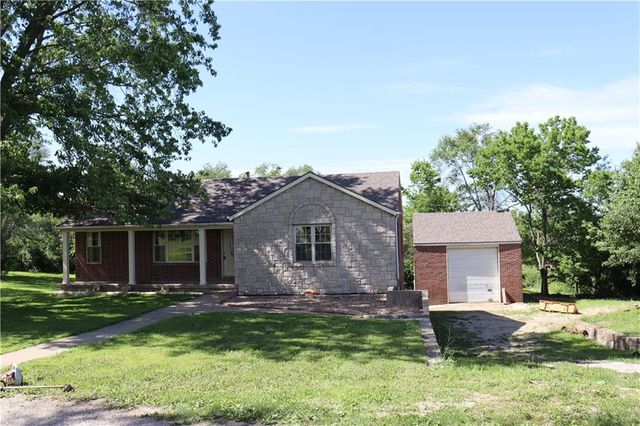 17568 Kansas Avenue, Tonganoxie, KS 66086