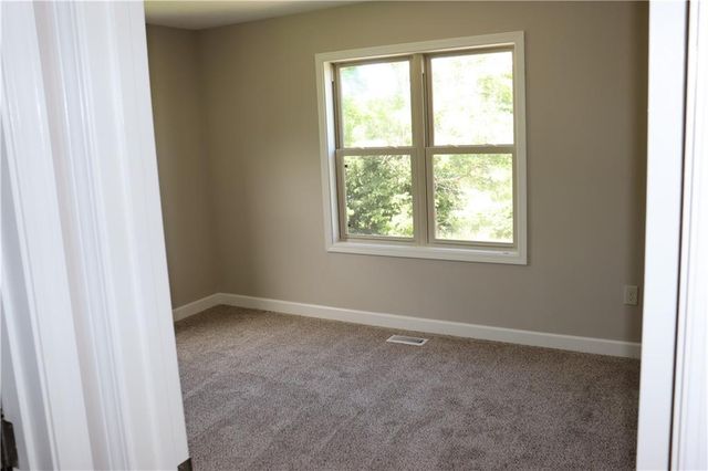 17568 Kansas Avenue, Tonganoxie, KS 66086