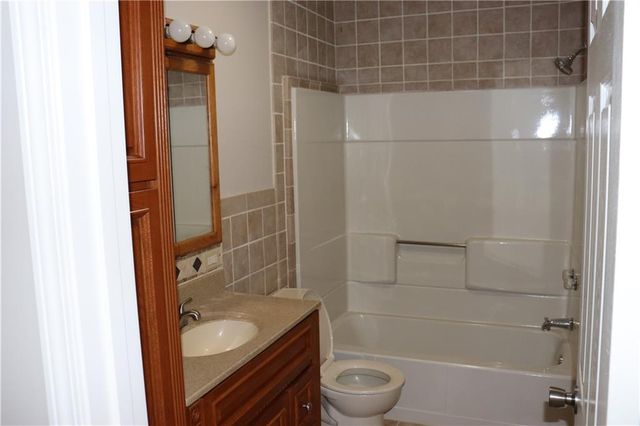 17568 Kansas Avenue, Tonganoxie, KS 66086