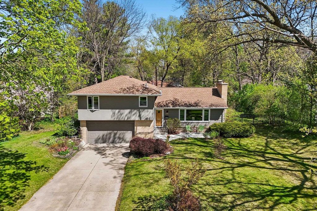 5522 Barton Road, Madison, WI 53711
