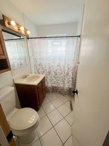 6101 W 81st Place, Burbank, IL 60459