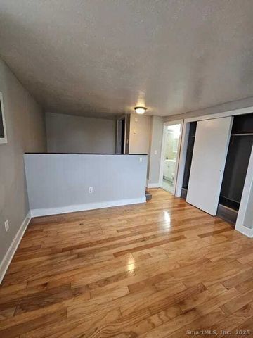 25 Pine Street, New Haven, CT 06513